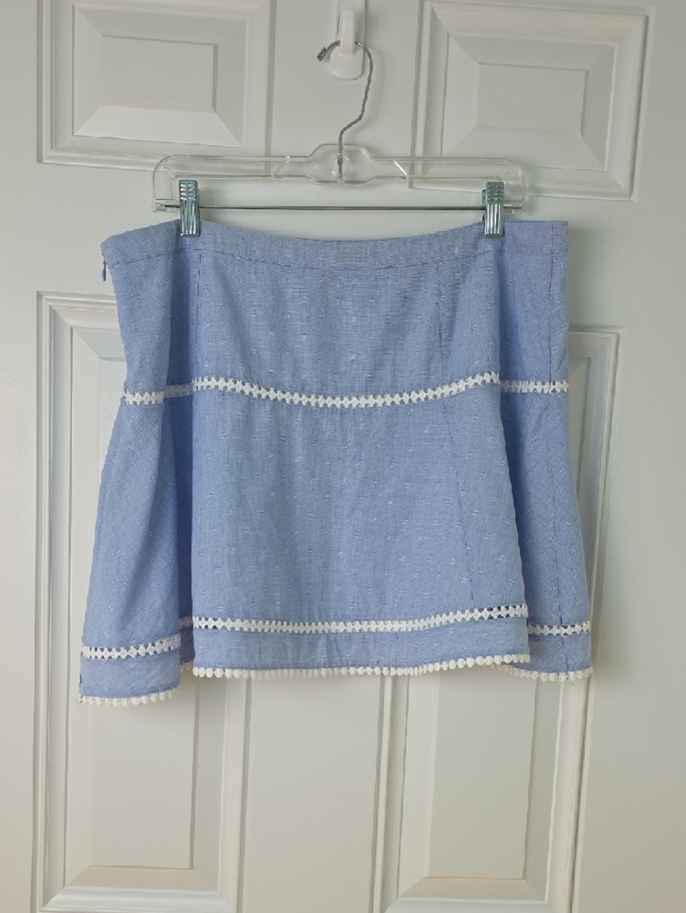 White House Black Market Light Blue A-Line Mini Skirt with Lace Trim. Size 14 - Picture 7 of 9